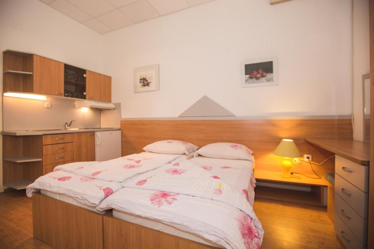 Apartmani Nada & Darko, Kampor, Rab, Hrvatska Extérieur photo
