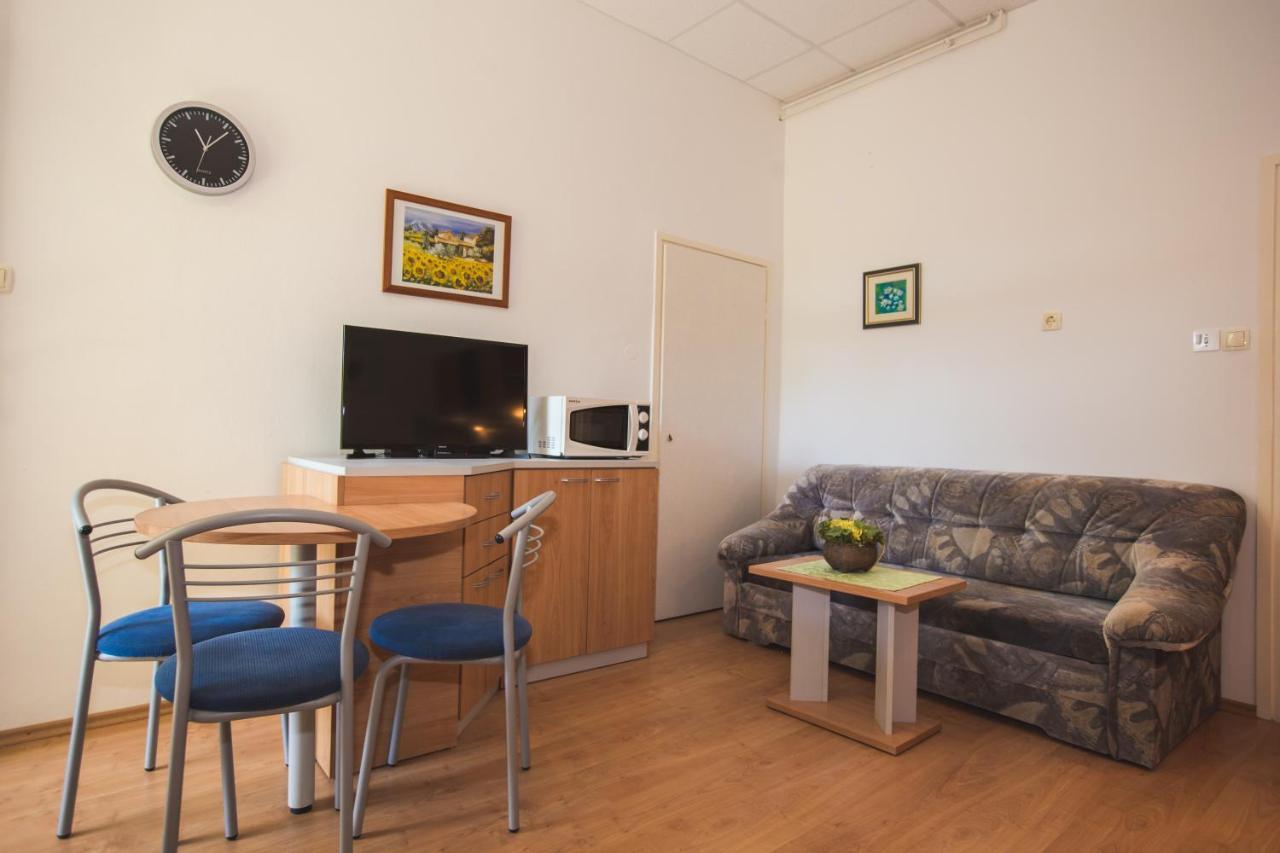 Apartmani Nada & Darko, Kampor, Rab, Hrvatska Extérieur photo
